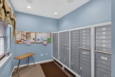 The BEST unit in Stoneleigh Woods is a bright, first floor end - photo 47