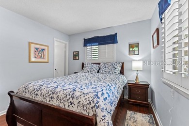 Turnkey, fully furnished second-floor 2-bedroom, 2-bath villa in - photo 16