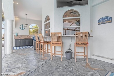 Stunning Southwest Cape Coral Gulf Access home on an oversized - photo 33