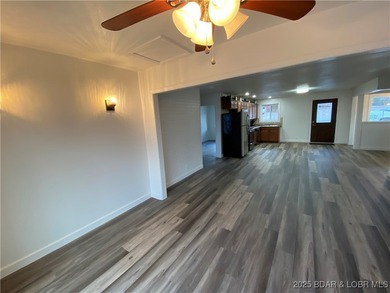 Great location for this adorable home. Home has 5 bedrooms and 5 - photo 8