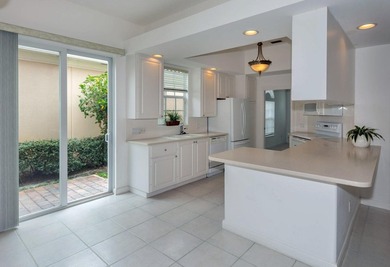 Welcome to luxury living in the prestigious Magnolia Bay - photo 11
