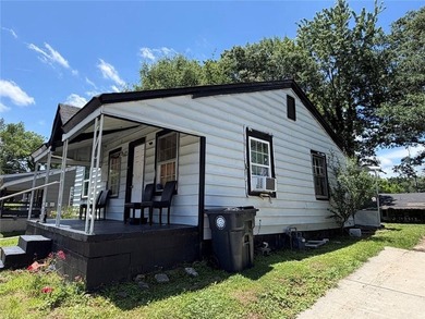 2 Bedroom, 1 Bath small home with kitchen, laundry space, front - photo 2