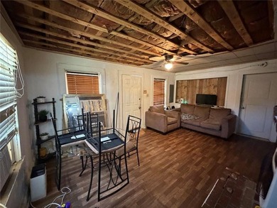 2 Bedroom, 1 Bath small home with kitchen, laundry space, front - photo 4