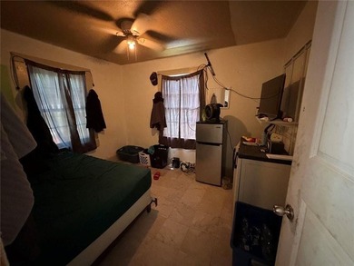 2 Bedroom, 1 Bath small home with kitchen, laundry space, front - photo 6