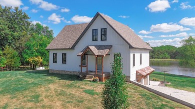 Pine Lake Home For Sale in Pittsfield Illinois