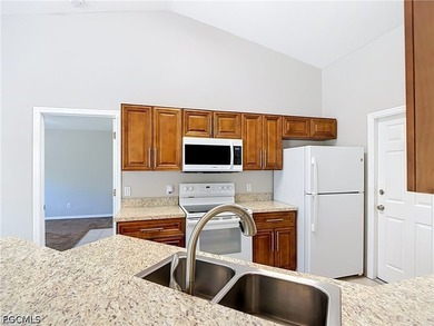 Welcome home to this well maintained 3 bedroom, 2 bath home - photo 23