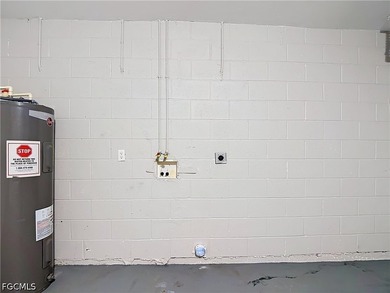 Welcome home to this well maintained 3 bedroom, 2 bath home - photo 37