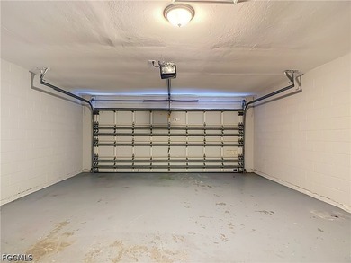 Welcome home to this well maintained 3 bedroom, 2 bath home - photo 38