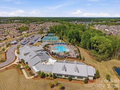 This meticulously maintained 3-bedroom, 2.5-bath residence with - photo 45