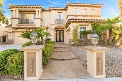 Experience elevated desert luxury in this immaculate estate in - photo 3
