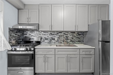 Welcome to this 2 bedroom home in Cloverdale Gardens! Located in - photo 3