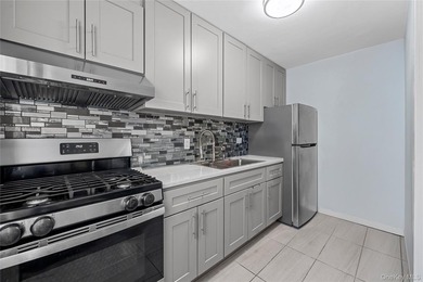 Welcome to this 2 bedroom home in Cloverdale Gardens! Located in - photo 4