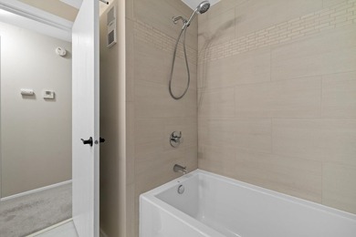 Beautifully updated 3BR/2BA first-floor condo in the rarely - photo 11