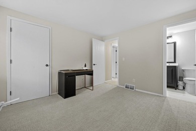 Beautifully updated 3BR/2BA first-floor condo in the rarely - photo 13