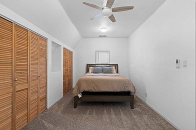 Completely remodeled interior from top to bottom, this country - photo 18