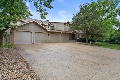Beautifully updated 3BR/2BA first-floor condo in the rarely - photo 21