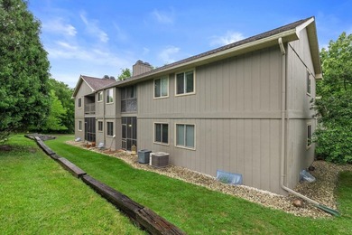 Beautifully updated 3BR/2BA first-floor condo in the rarely - photo 25