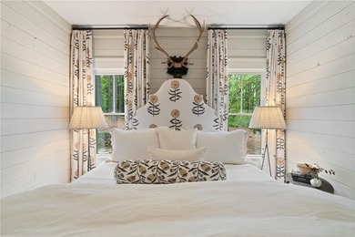 Blalock Lakes beauty with primary suite on main and effortless - photo 27