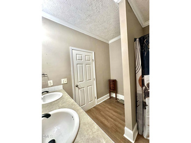 Welcome to 121 Santee Drive in the gated Lake Royale community! - photo 30