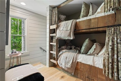 Blalock Lakes beauty with primary suite on main and effortless - photo 33