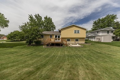 FISH, BOAT, GOLF AND VACATION AT HOME IN THIS SPACIOUS QUAD - photo 34
