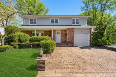 Offered For The Very First Time By Its Original Owners, This - photo 1