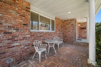 Offered For The Very First Time By Its Original Owners, This - photo 2
