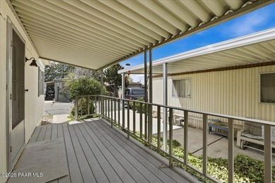 Location, location, location! Wonderful split floorplan, 2 bed 2 - photo 4