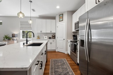 Welcome home to this beautifully maintained one-owner residence - photo 11