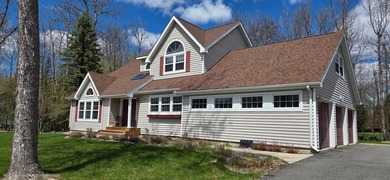 Spacious and beautifully maintained, this 2-story home sits on a - photo 2