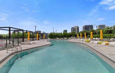 Stunning High-Floor Apartment in the Heart of Miami Discover an - photo 4