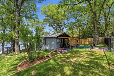 Completely renovated and move-in ready, this charming 2-bedroom - photo 2
