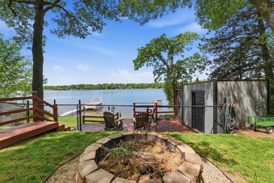 Completely renovated and move-in ready, this charming 2-bedroom - photo 6