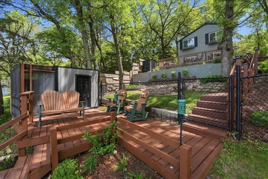 Completely renovated and move-in ready, this charming 2-bedroom - photo 8