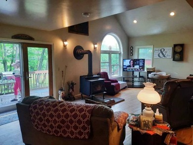 C. 2005 4 BEDROOM/2 BATH RIVERSIDE CONTEMPORARY W/ONE-CAR GARAGE - photo 6