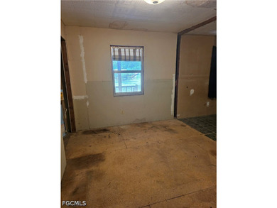 Welcome to your own piece of paradise in North Fort Myers! This - photo 22