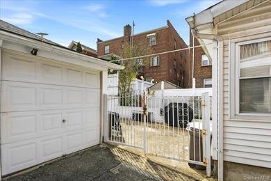 Morris Park Brick Detached Single family with finished basement - photo 27