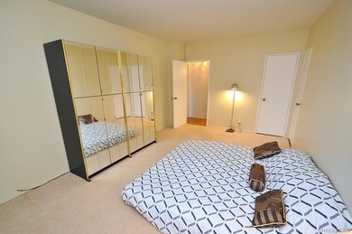 Welcome to this bright one bedroom co-op in highly sought-after - photo 10