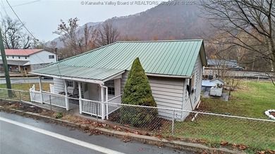 Kanawha River Home For Sale in  West Virginia