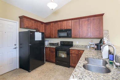 Coastal convenience, peaceful surroundings, and resort-style - photo 15