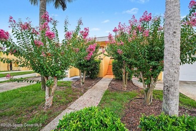 Enjoy an unbeatable location with easy access to spectacular - photo 2