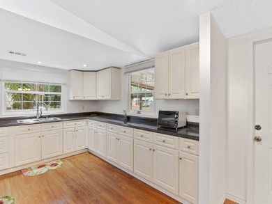 Welcome to this charming 2-bedroom, 1.5-bathroom manufactured - photo 4