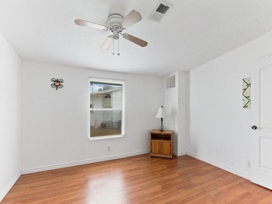 Welcome to this charming 2-bedroom, 1.5-bathroom manufactured - photo 10
