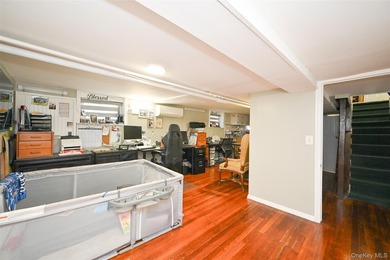 Renovated and Sunny Detached Colonial on a Great Block in the - photo 12