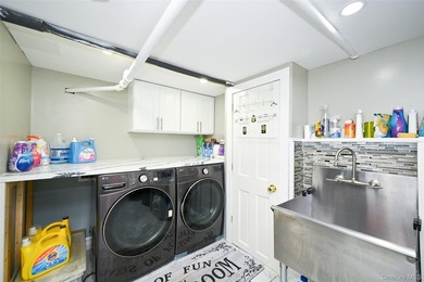 Renovated and Sunny Detached Colonial on a Great Block in the - photo 13