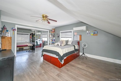 Renovated and Sunny Detached Colonial on a Great Block in the - photo 18