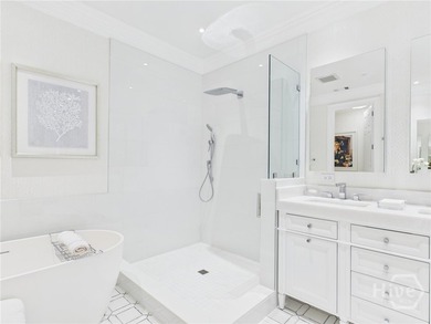 Masterfully reimagined by acclaimed Melissa Parker Interiors - photo 21