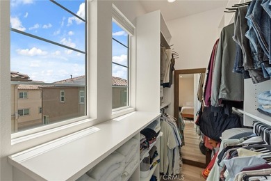 Welcome to this stunning, detached 2022-built home in the highly - photo 25