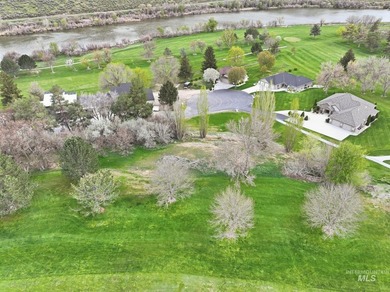 Build for the view, live for the lifestyle! Tucked at the end of - photo 8