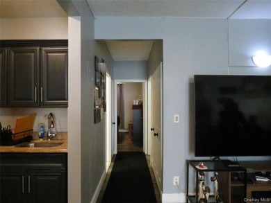 Welcome to the lovely maintained gated Melrose Court Condominium - photo 6